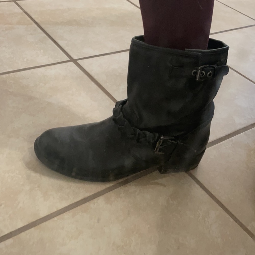 Short Leather Boots - Picture 4 of 5